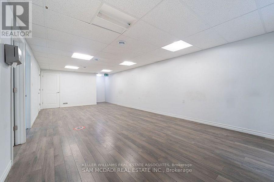 374 Lakeshore Road E Property Photo 3