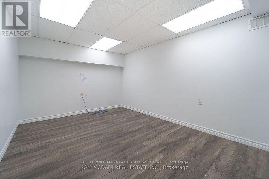 374 Lakeshore Road E Property Photo 4