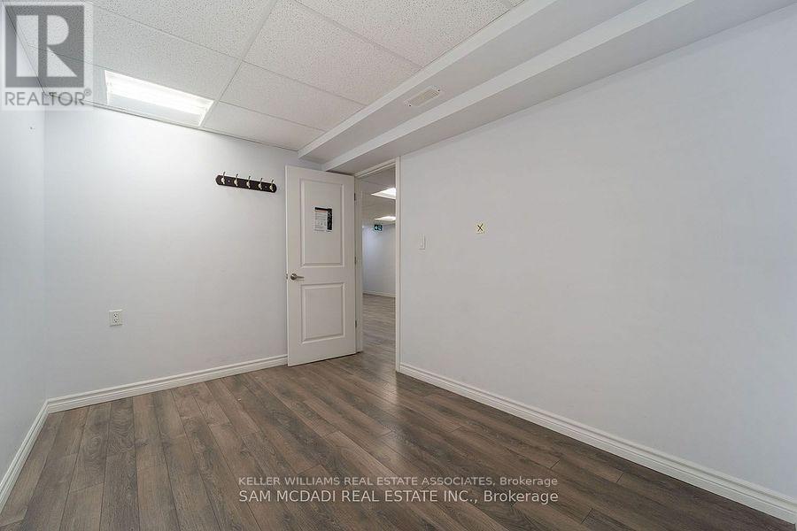 374 Lakeshore Road E Property Photo 7