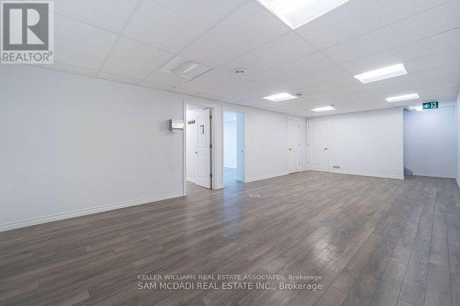 374 Lakeshore Road E Property Photo 8