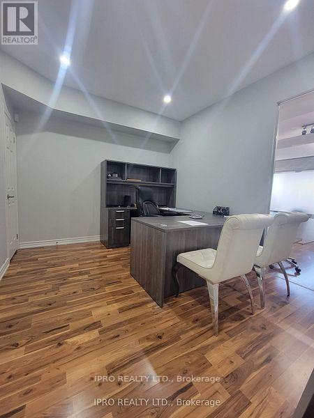 32 Sky Harbour Drive Property Photo 10