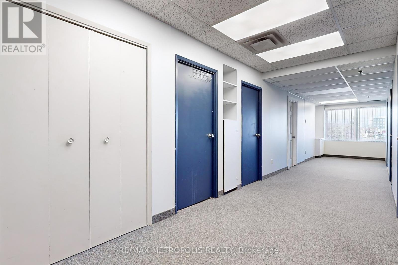 214 - 1325 Eglinton Avenue E Property Photo 5