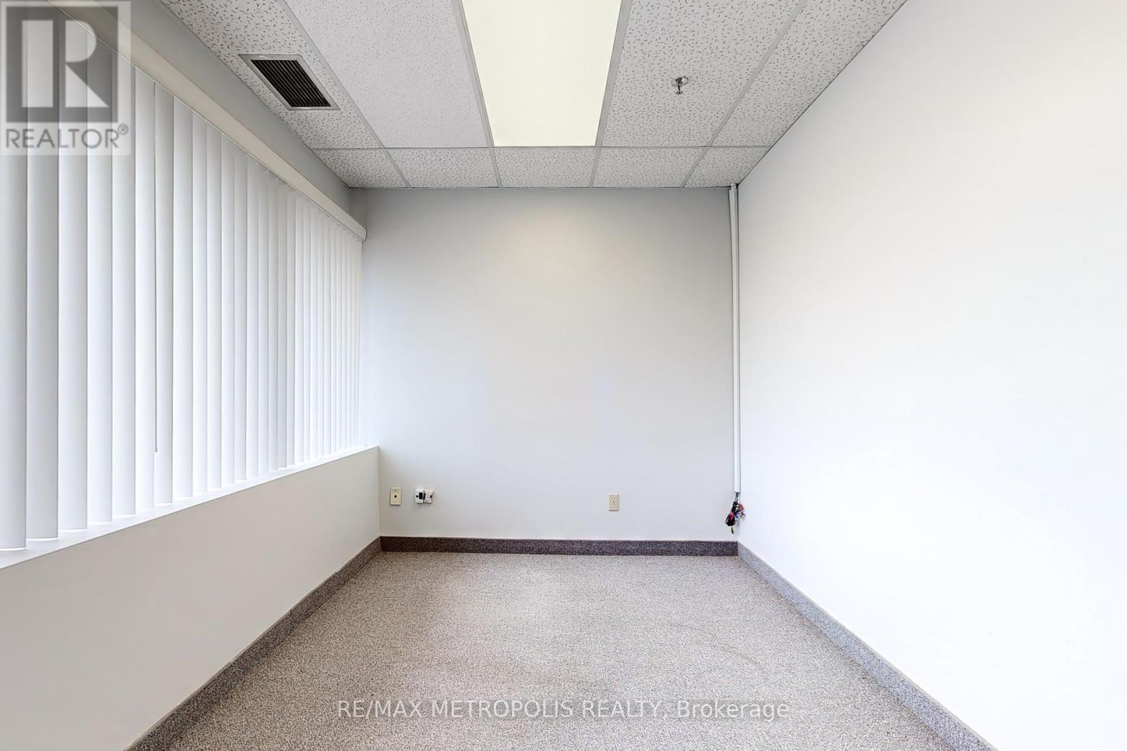 214 - 1325 Eglinton Avenue E Property Photo 17