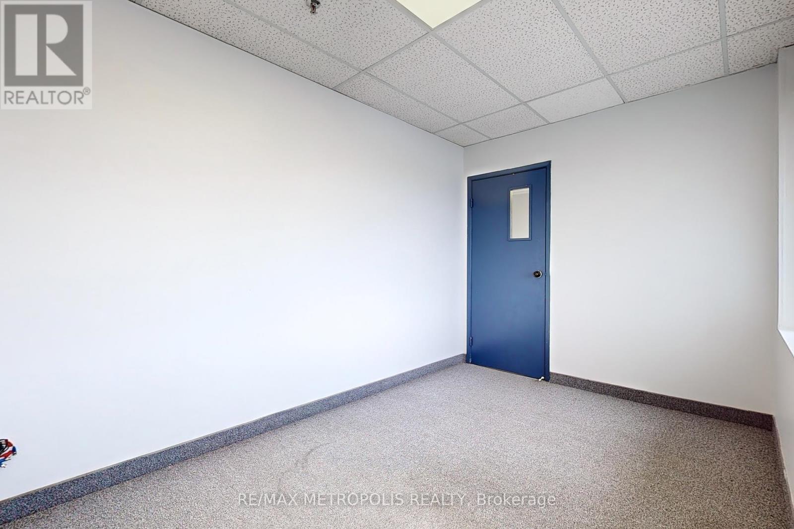 214 - 1325 Eglinton Avenue E Property Photo 20