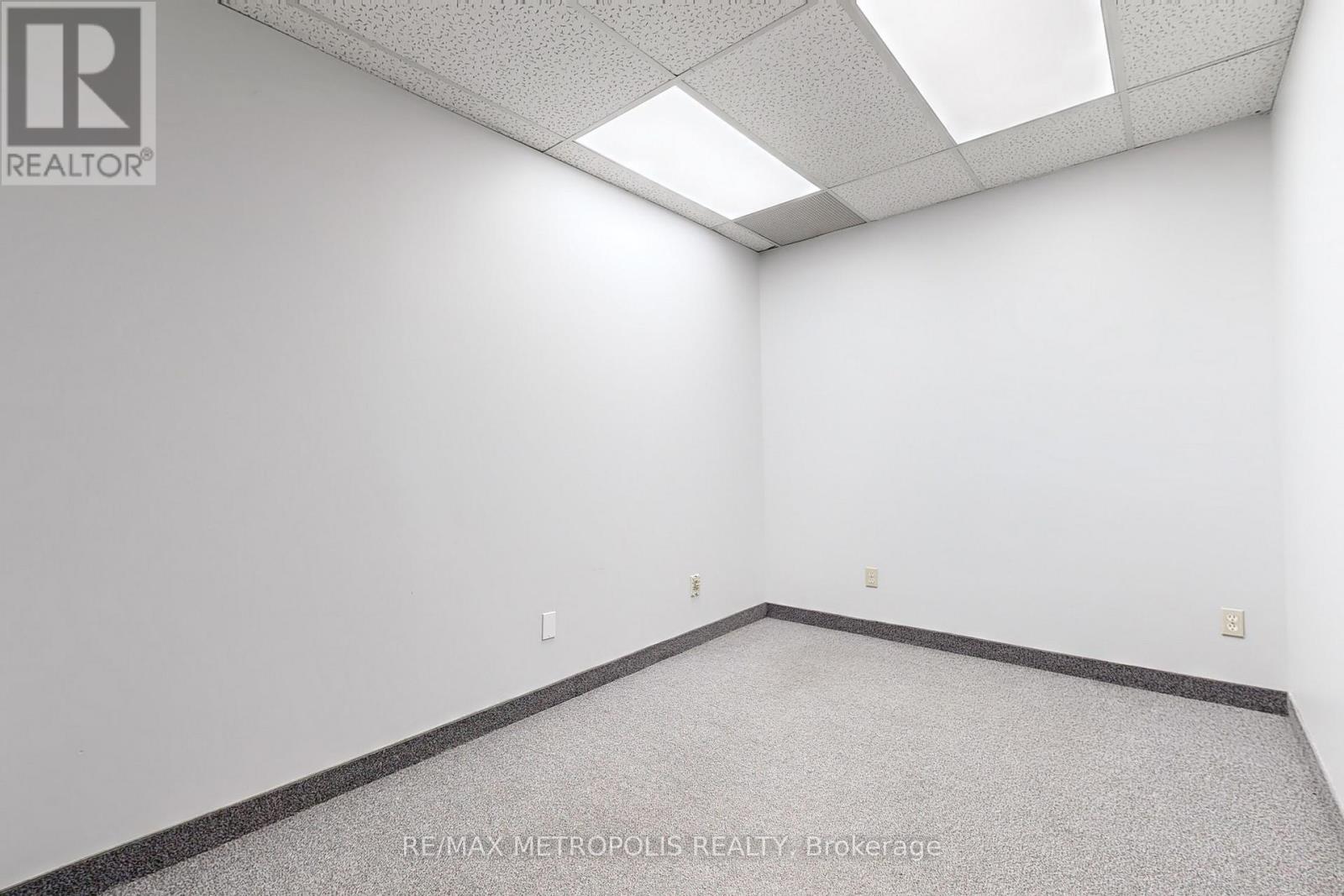 214 - 1325 Eglinton Avenue E Property Photo 21