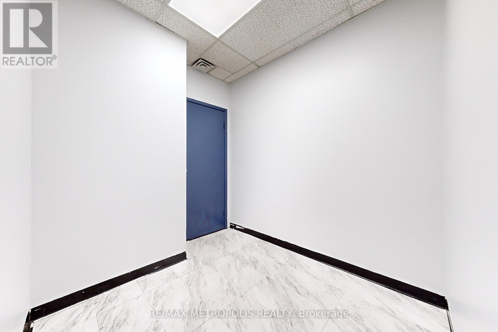 214 - 1325 Eglinton Avenue E Property Photo 29