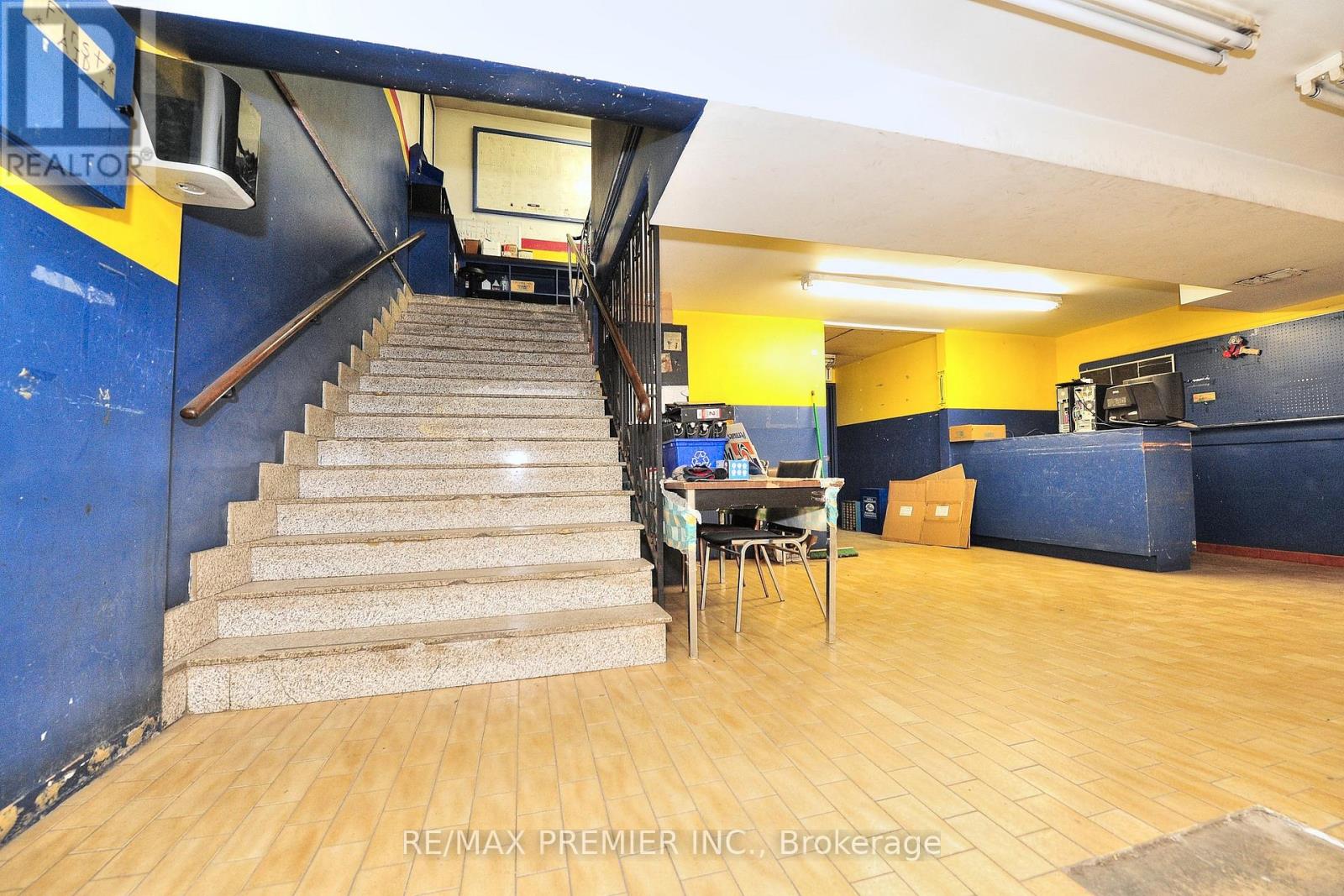 Unit G - 2120 Eglinton Avenue W Property Photo 8