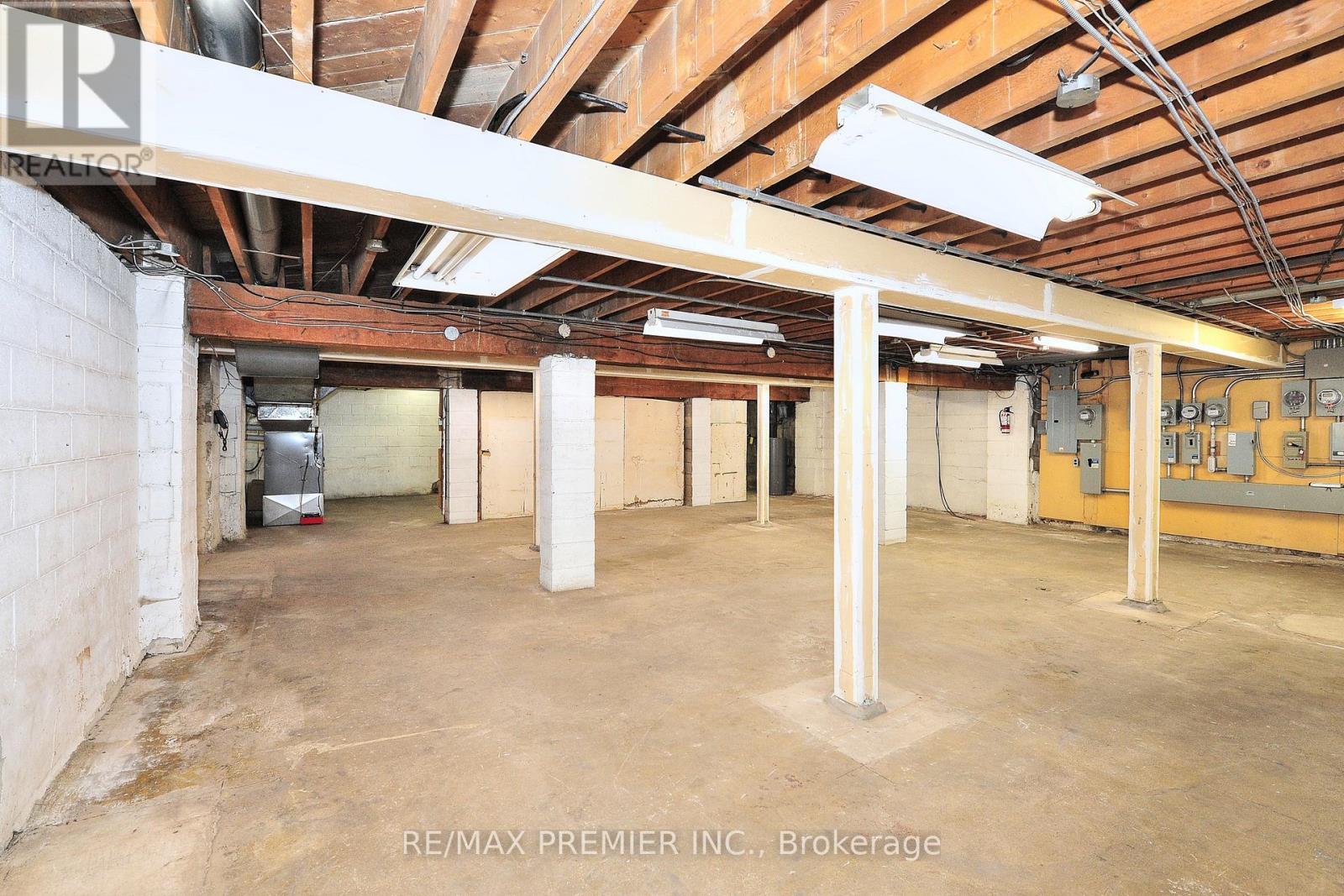Unit G - 2120 Eglinton Avenue W Property Photo 11