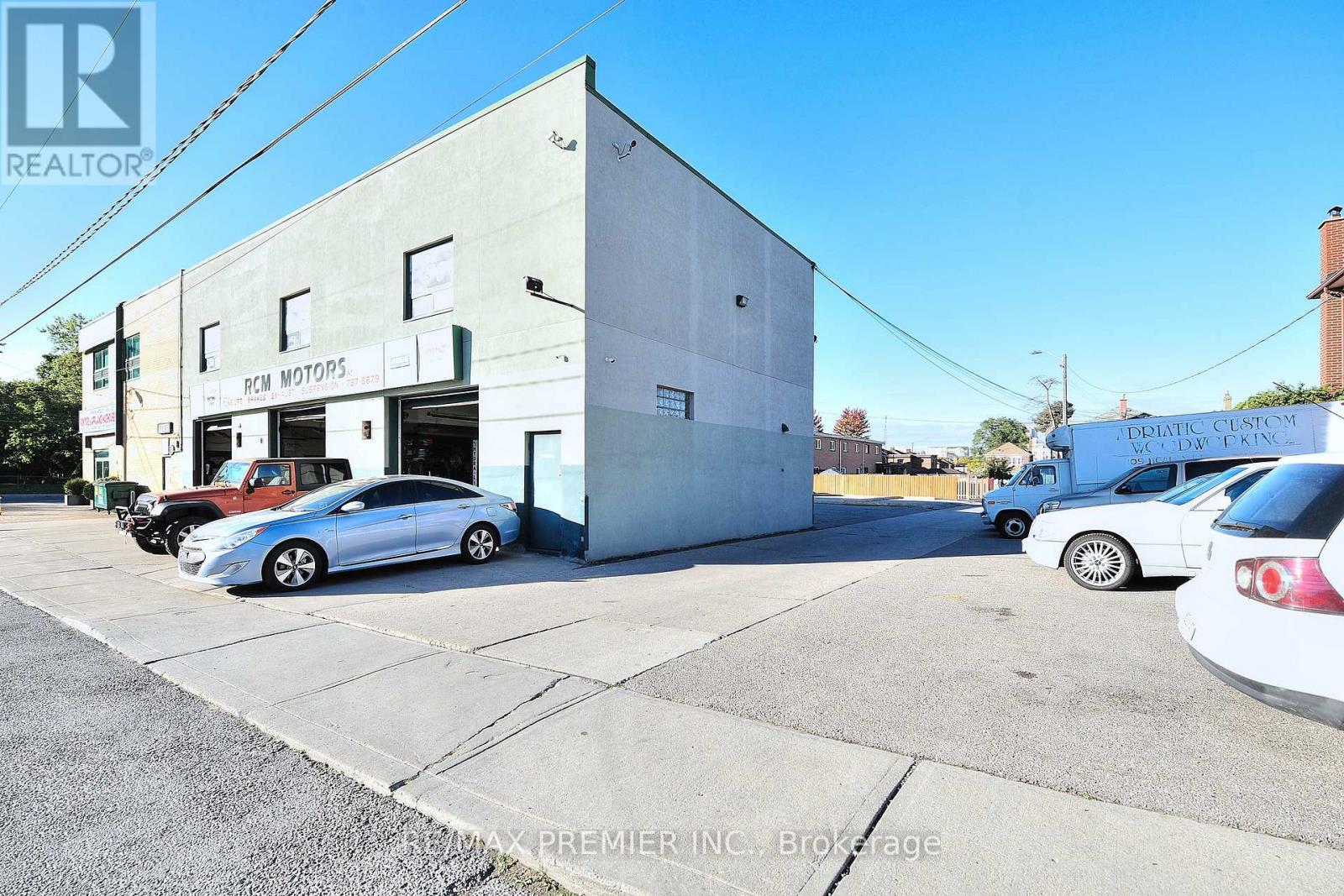 Unit G - 2120 Eglinton Avenue W Property Photo 15