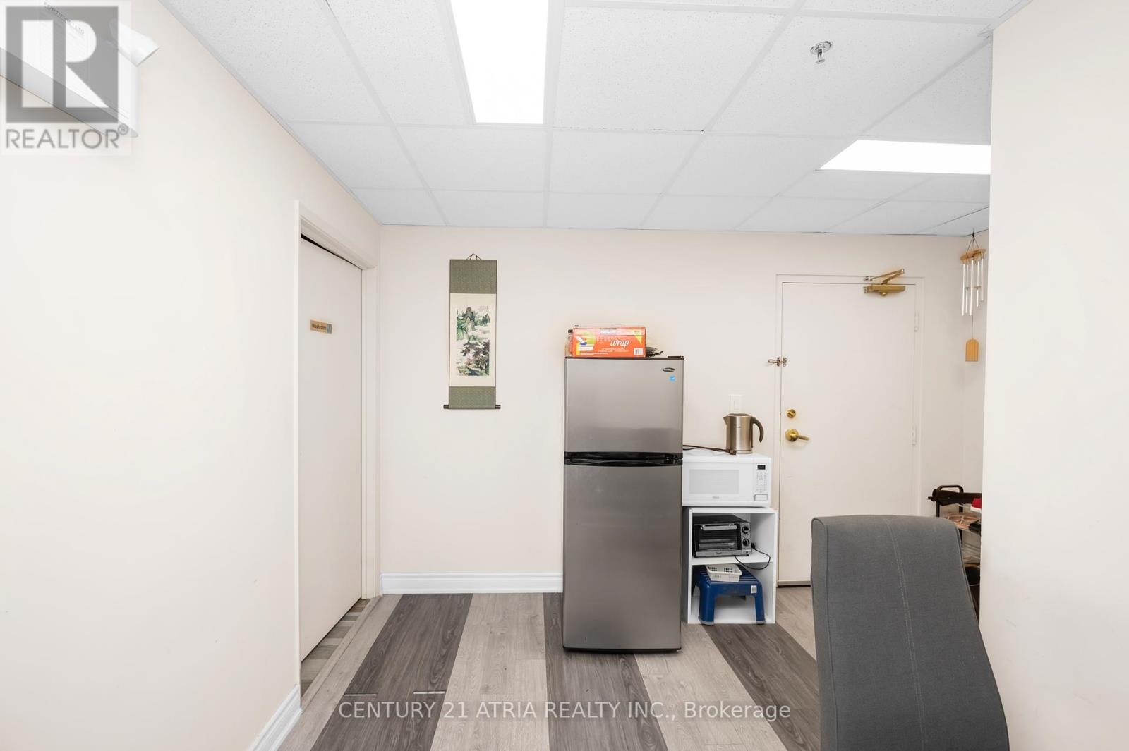 30 - 100 Plains Road W Property Photo 19