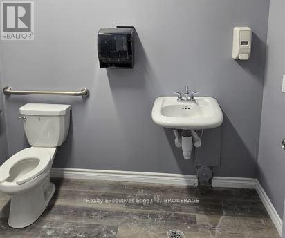 Unit 7 - 5266 Solar Drive Property Photo 6