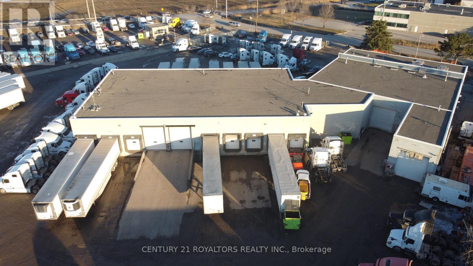 124 Commercial Road Property Photo 2