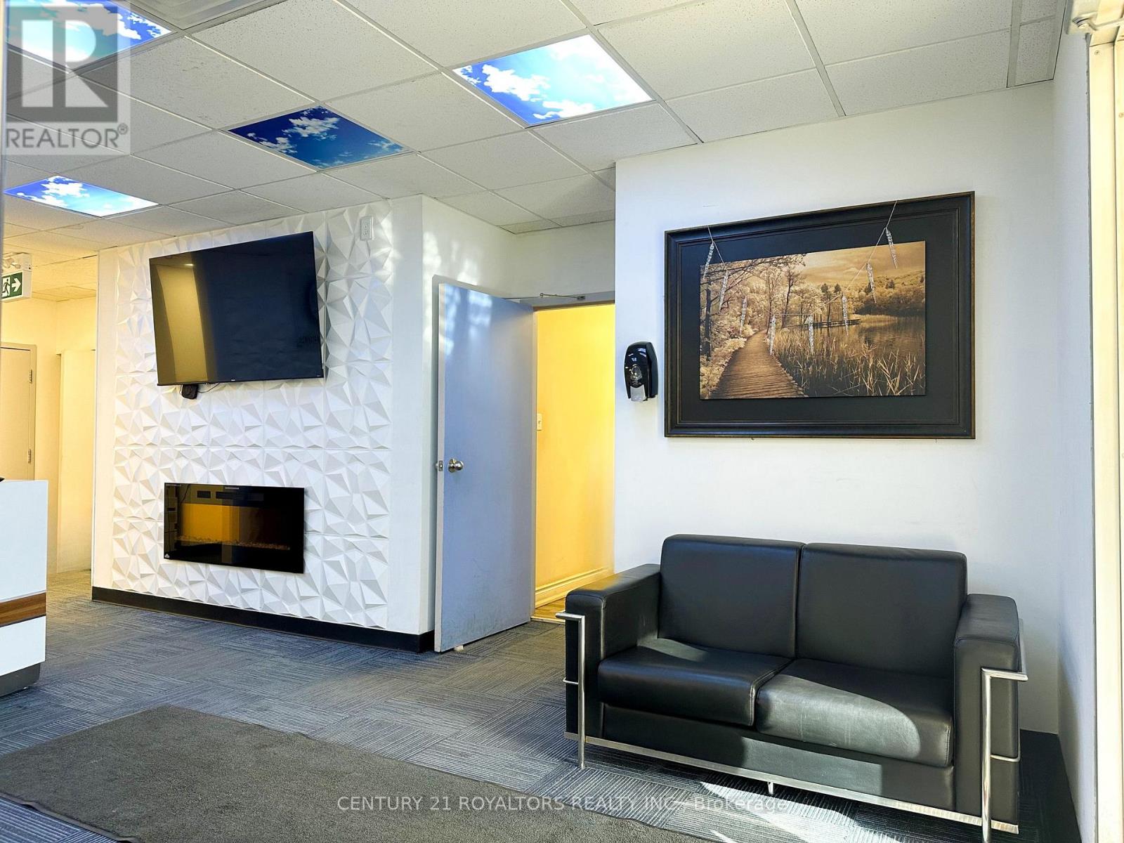 124 Commercial Road Property Photo 4