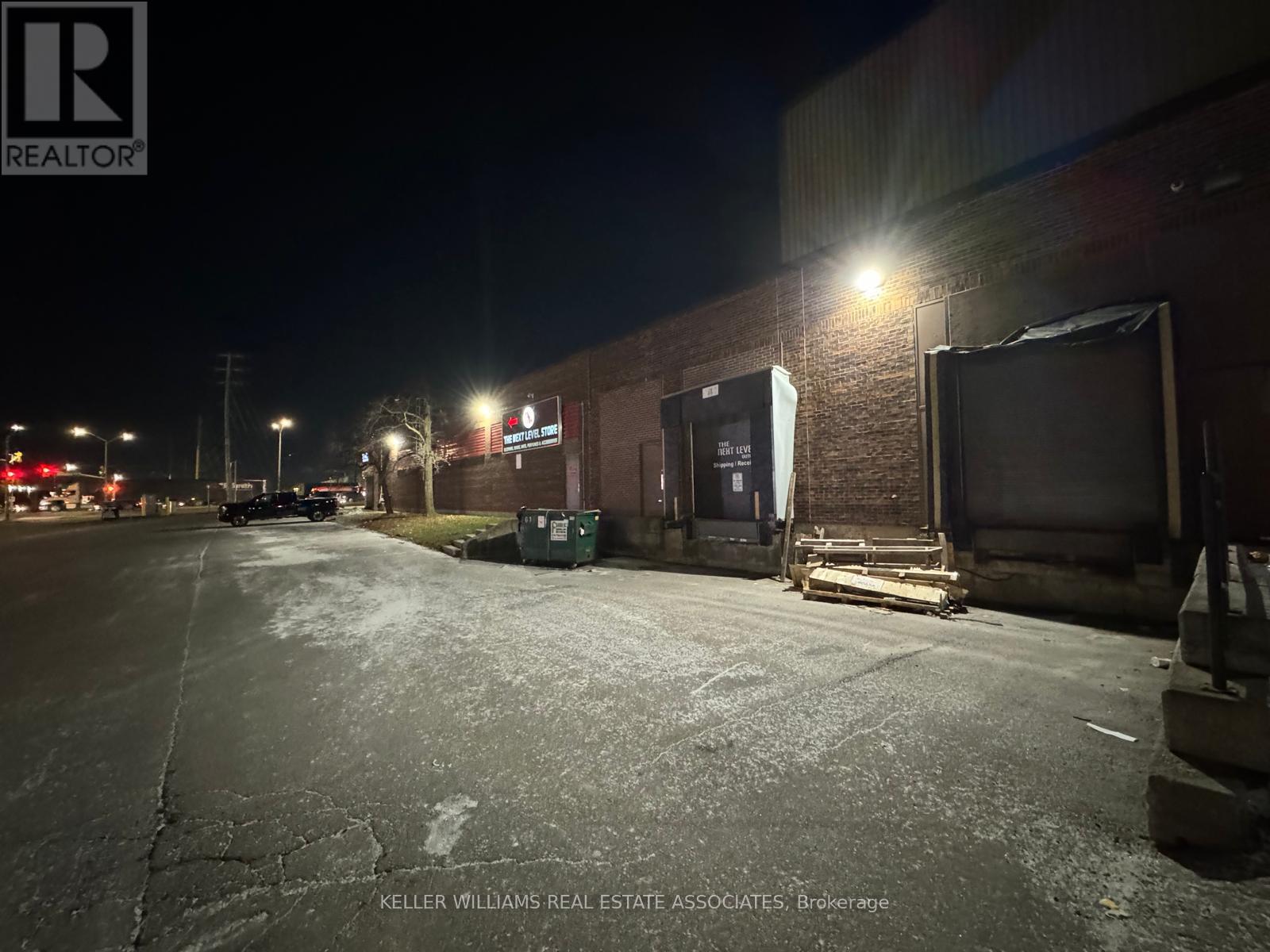 1250 Steeles Avenue Property Photo 1