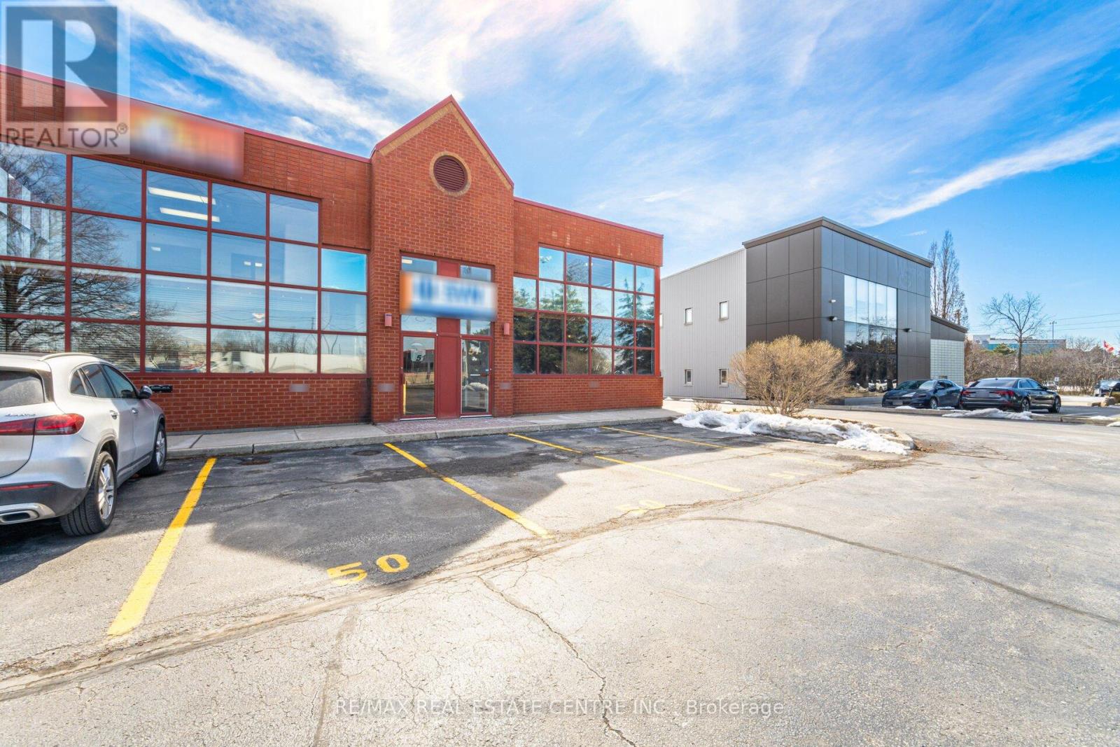 50,51 - 5100 South Service Road Property Photo 4