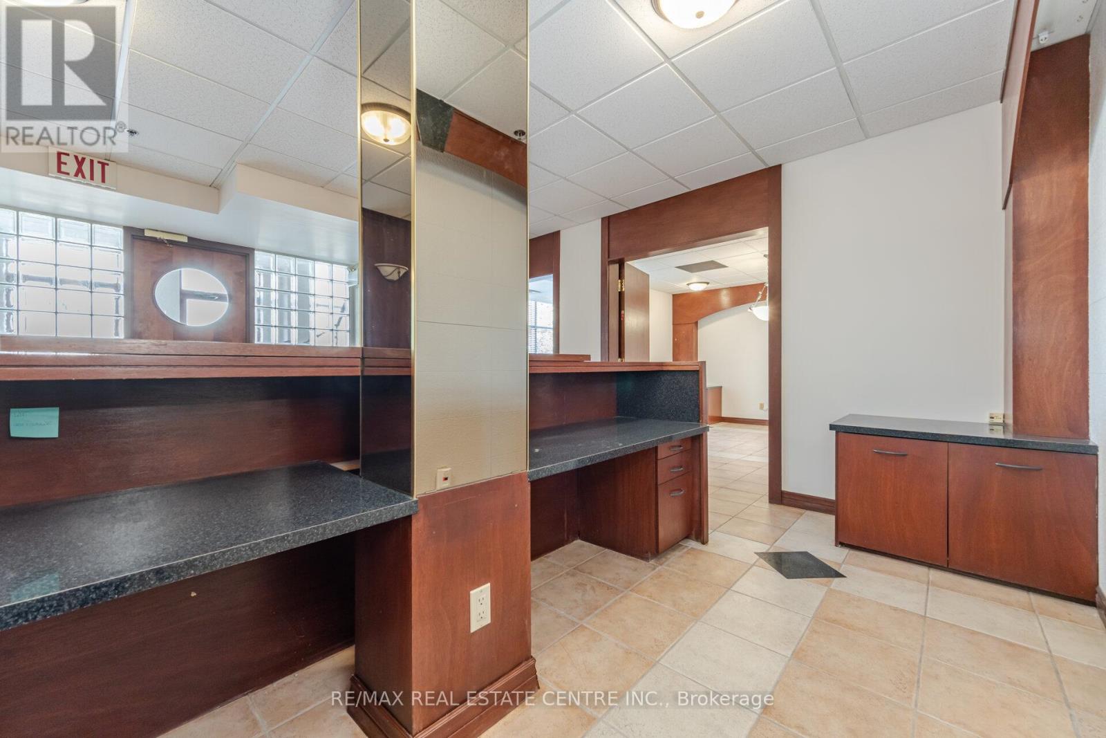 50,51 - 5100 South Service Road Property Photo 12