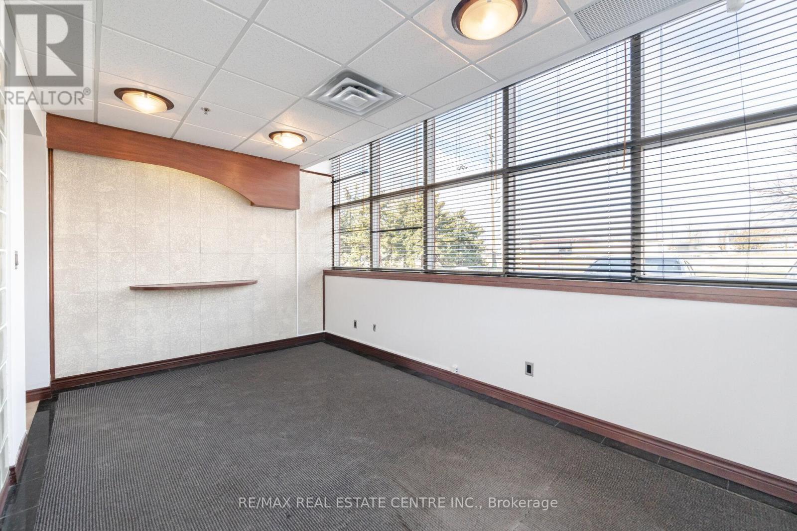 50,51 - 5100 South Service Road Property Photo 21