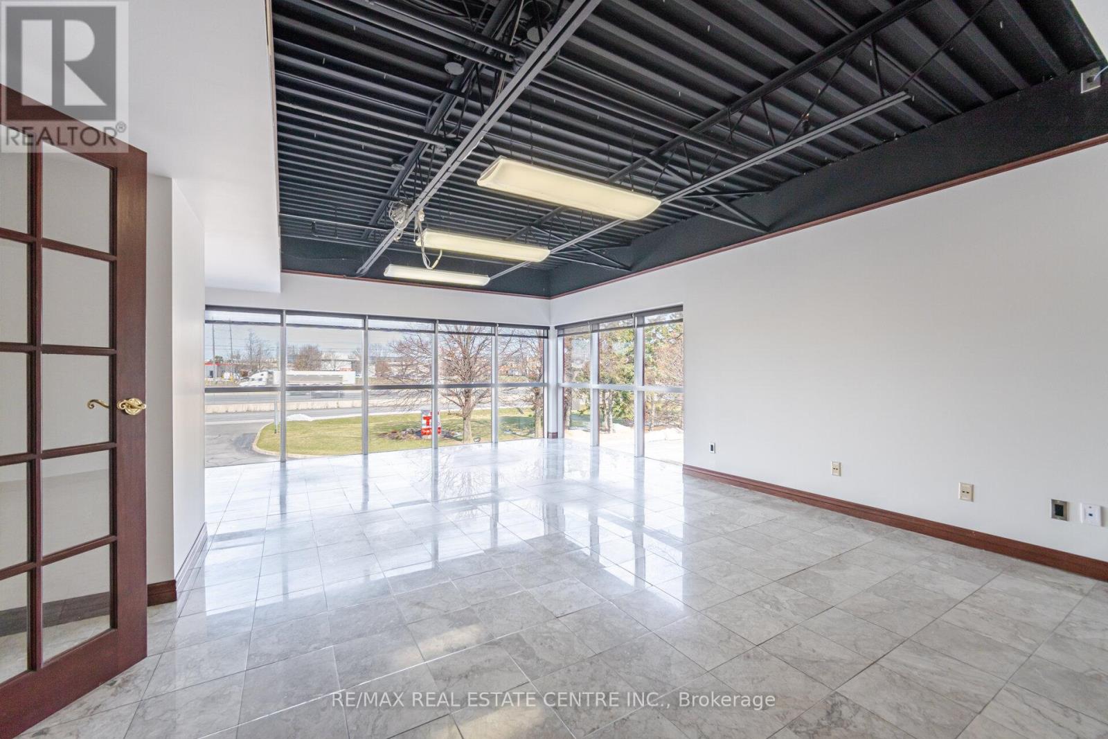 50,51 - 5100 South Service Road Property Photo 29