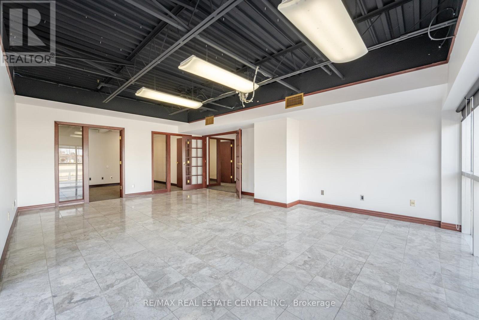 50,51 - 5100 South Service Road Property Photo 32