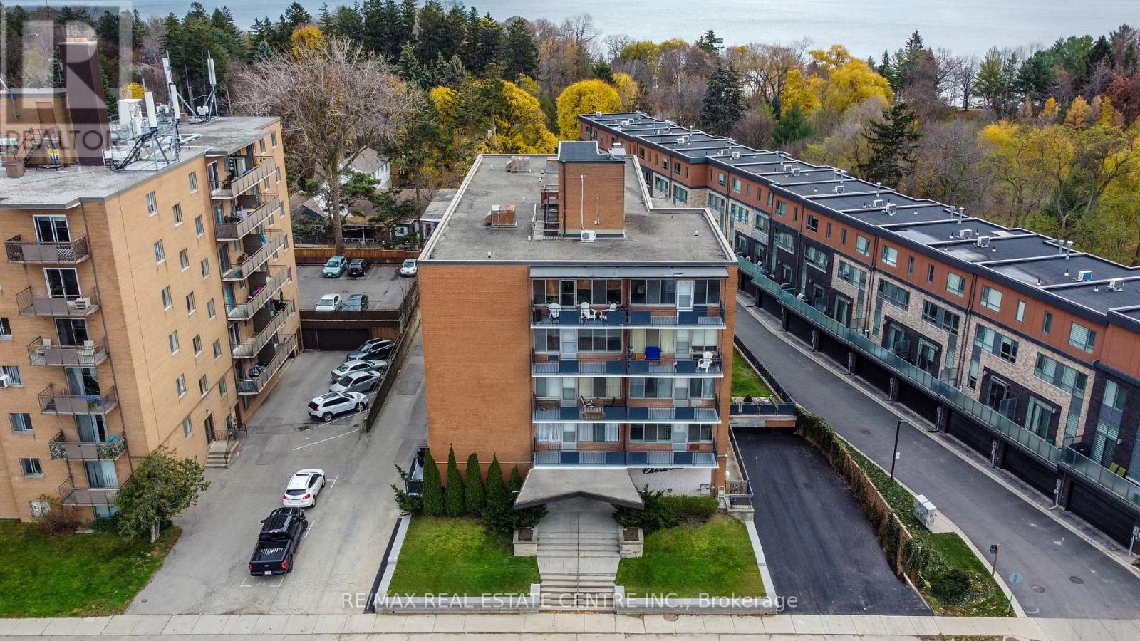 401 - 371 Lakeshore Road W Property Photo 10