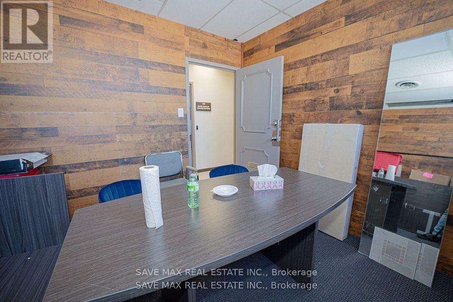 206a - 2465 Cawthra Road Property Photo 4