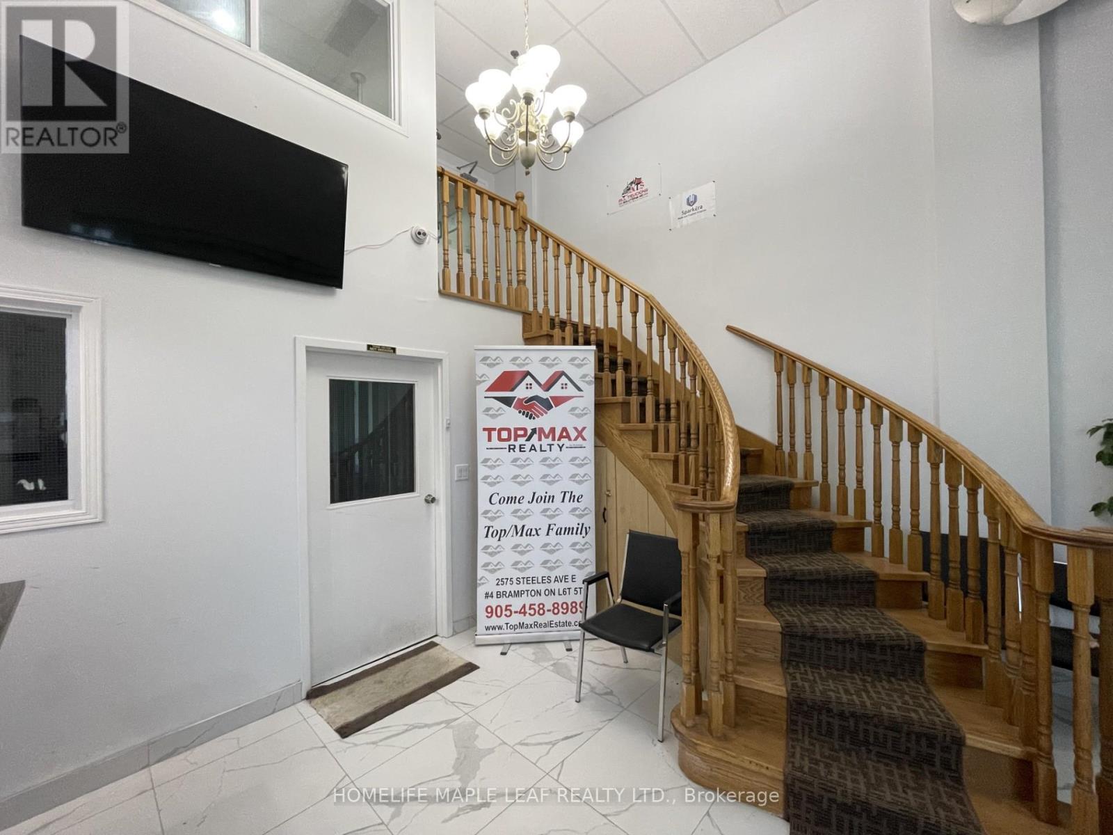 4 - 2575 Steeles Avenue E Property Photo 3