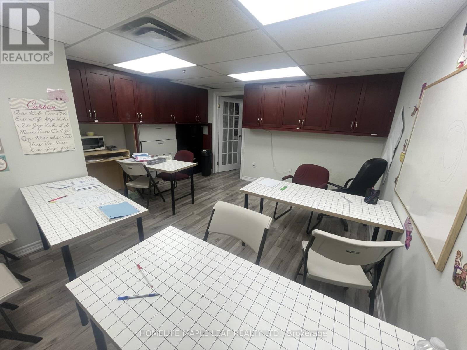 4 - 2575 Steeles Avenue E Property Photo 9