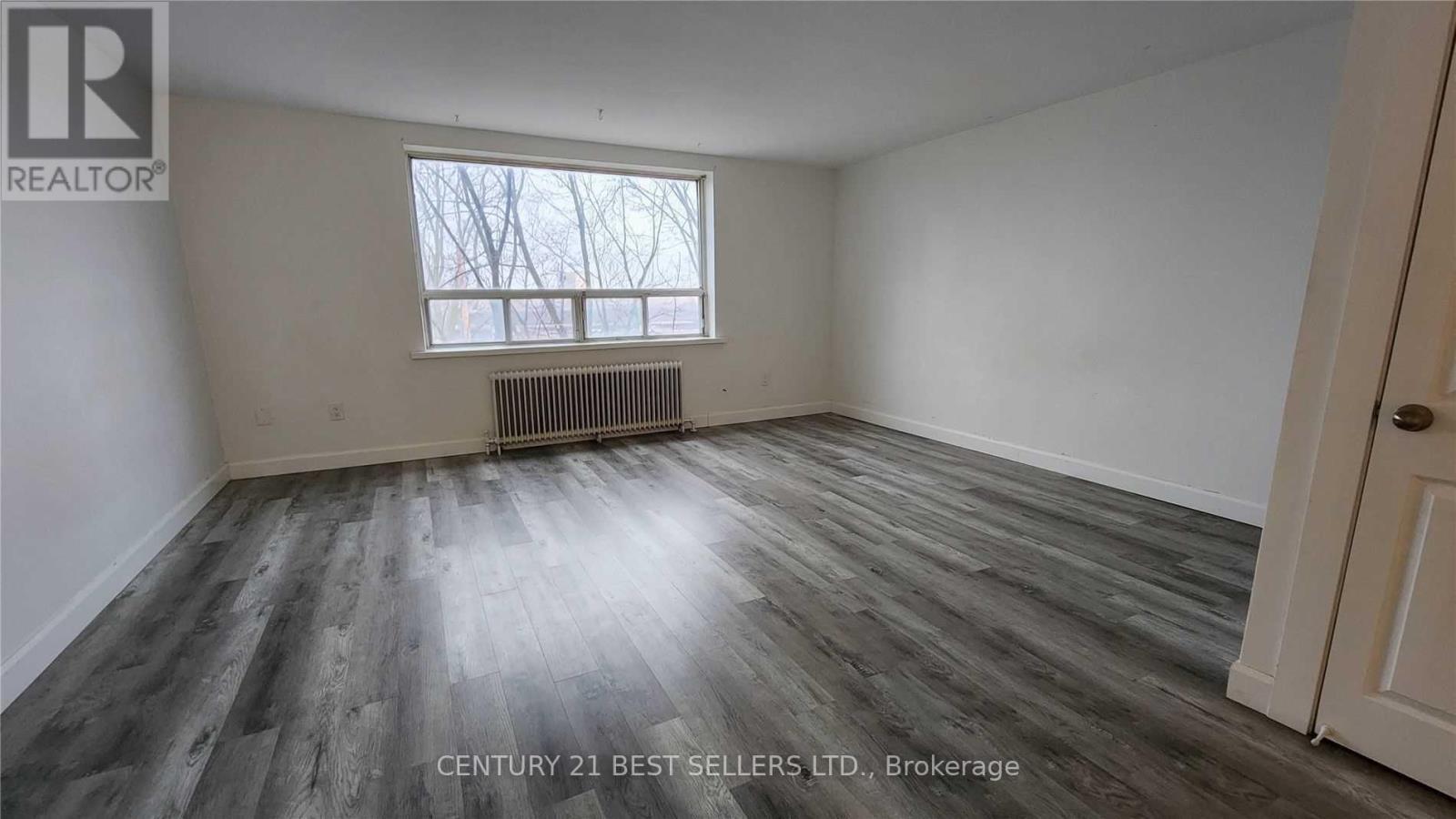 26-105 Twenty Fifth Street Property Photo 2