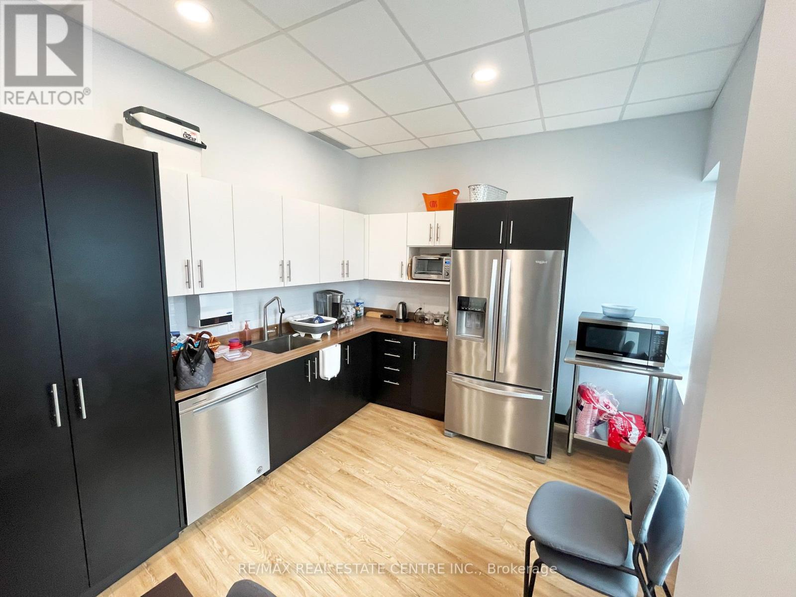 2 - 2170 Speers Road Property Photo 28