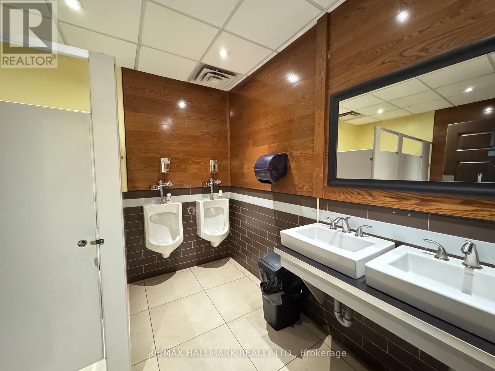 4&5 - 1101 Finch Avenue W Property Photo 7