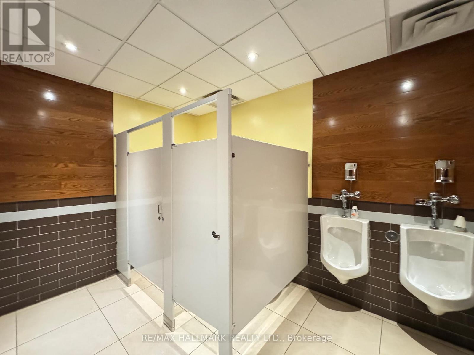 4&5 - 1101 Finch Avenue W Property Photo 8