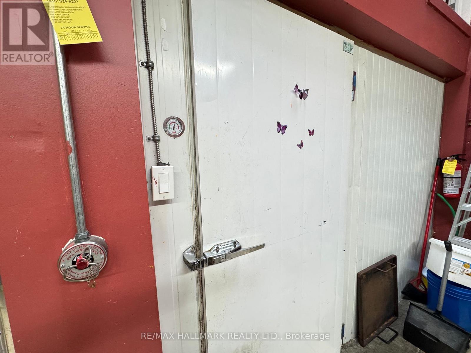 4&5 - 1101 Finch Avenue W Property Photo 17