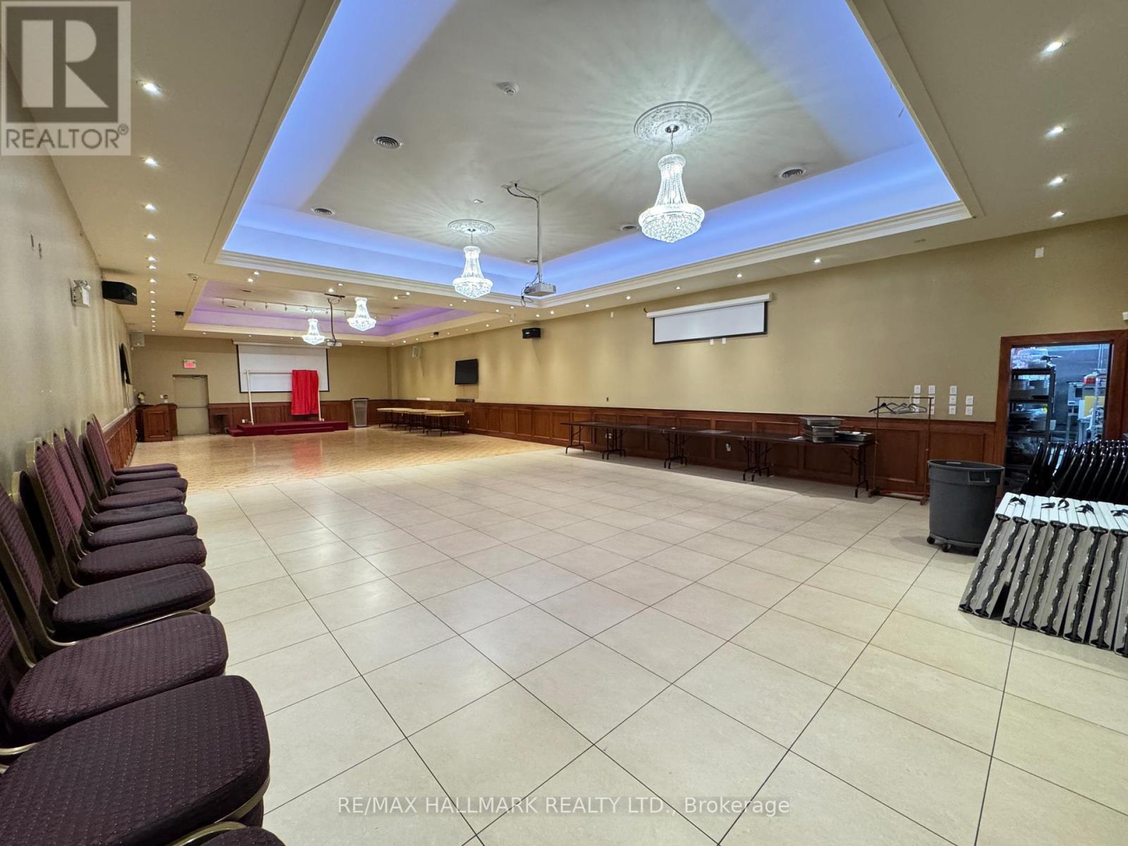 4&5 - 1101 Finch Avenue W Property Photo 22