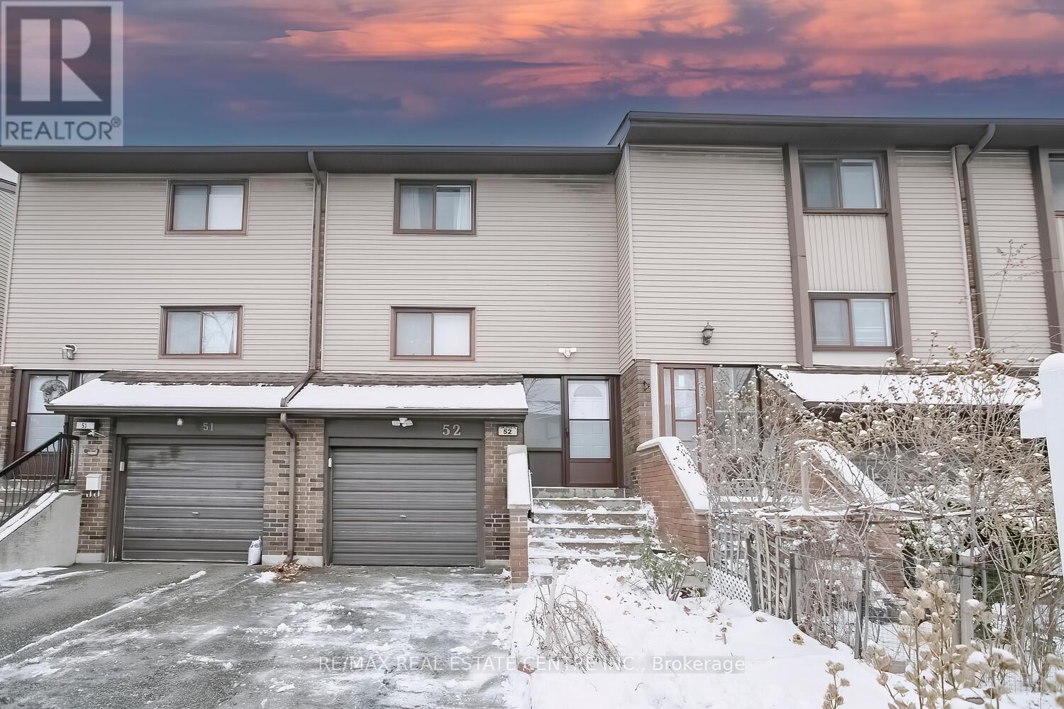 52 Carleton Place Property Photo 1