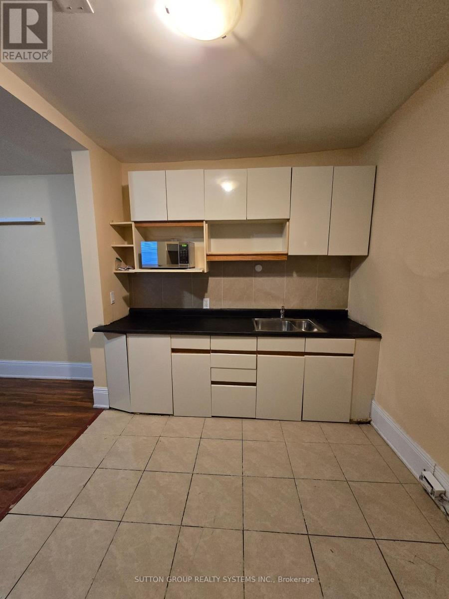 2 - 2886 Lake Shore Boulevard W Property Photo 15
