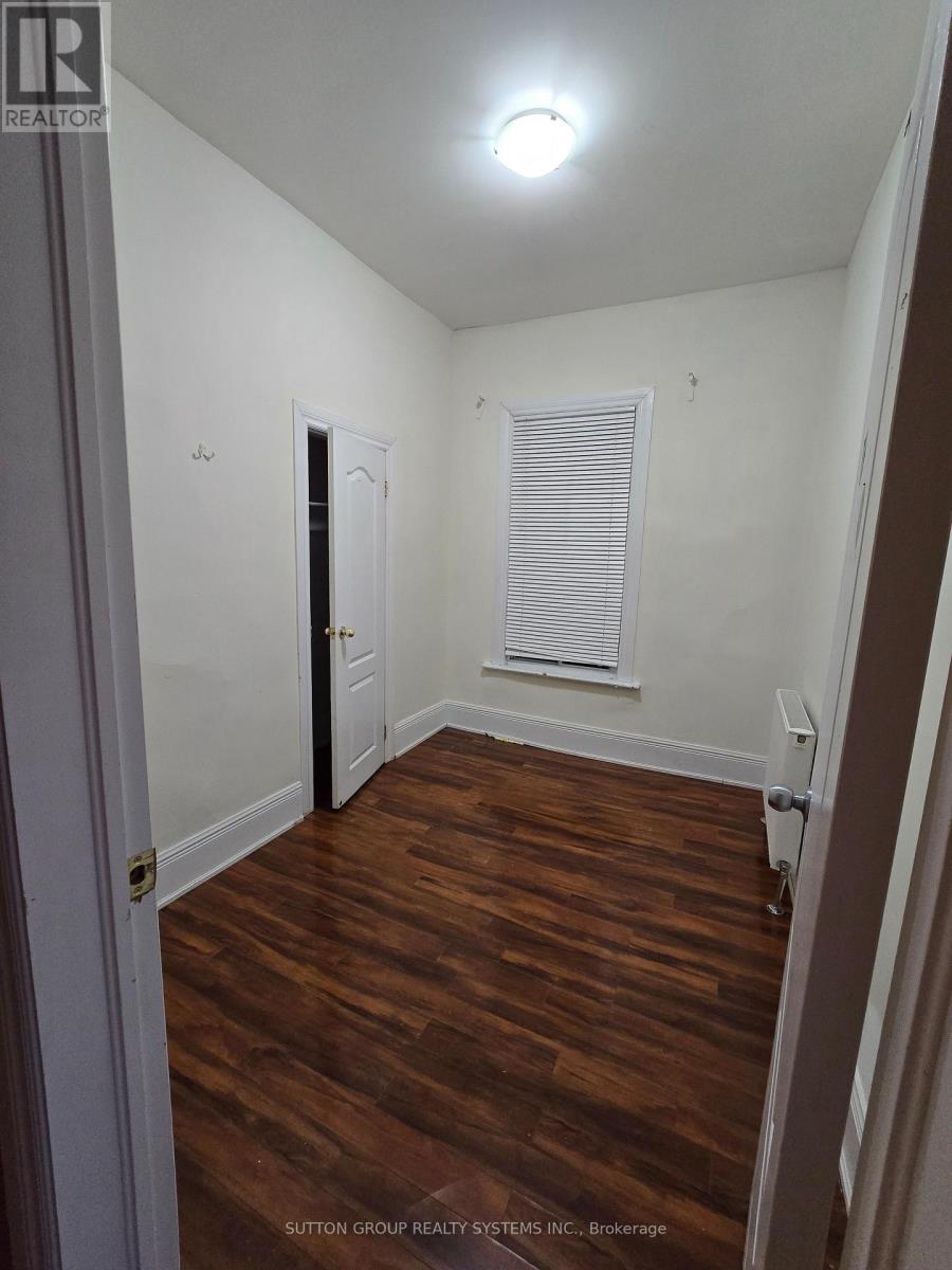 2 - 2886 Lake Shore Boulevard W Property Photo 19