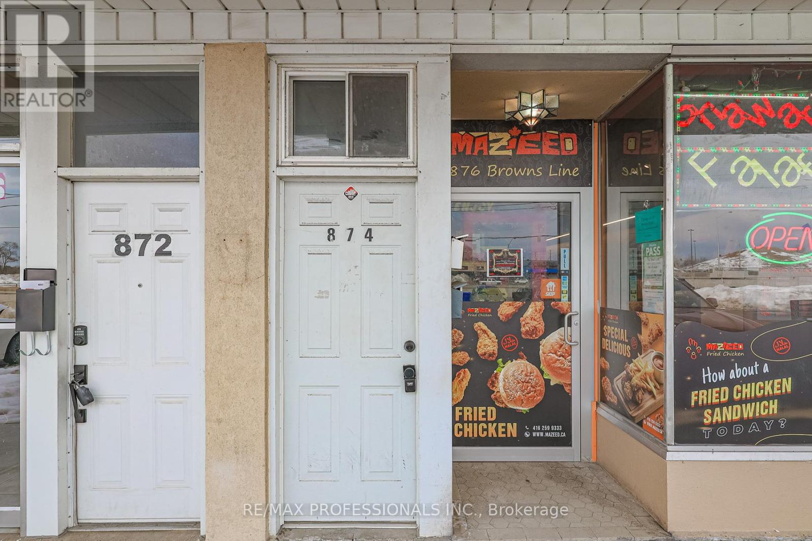 874 Brown's Line Property Photo 3