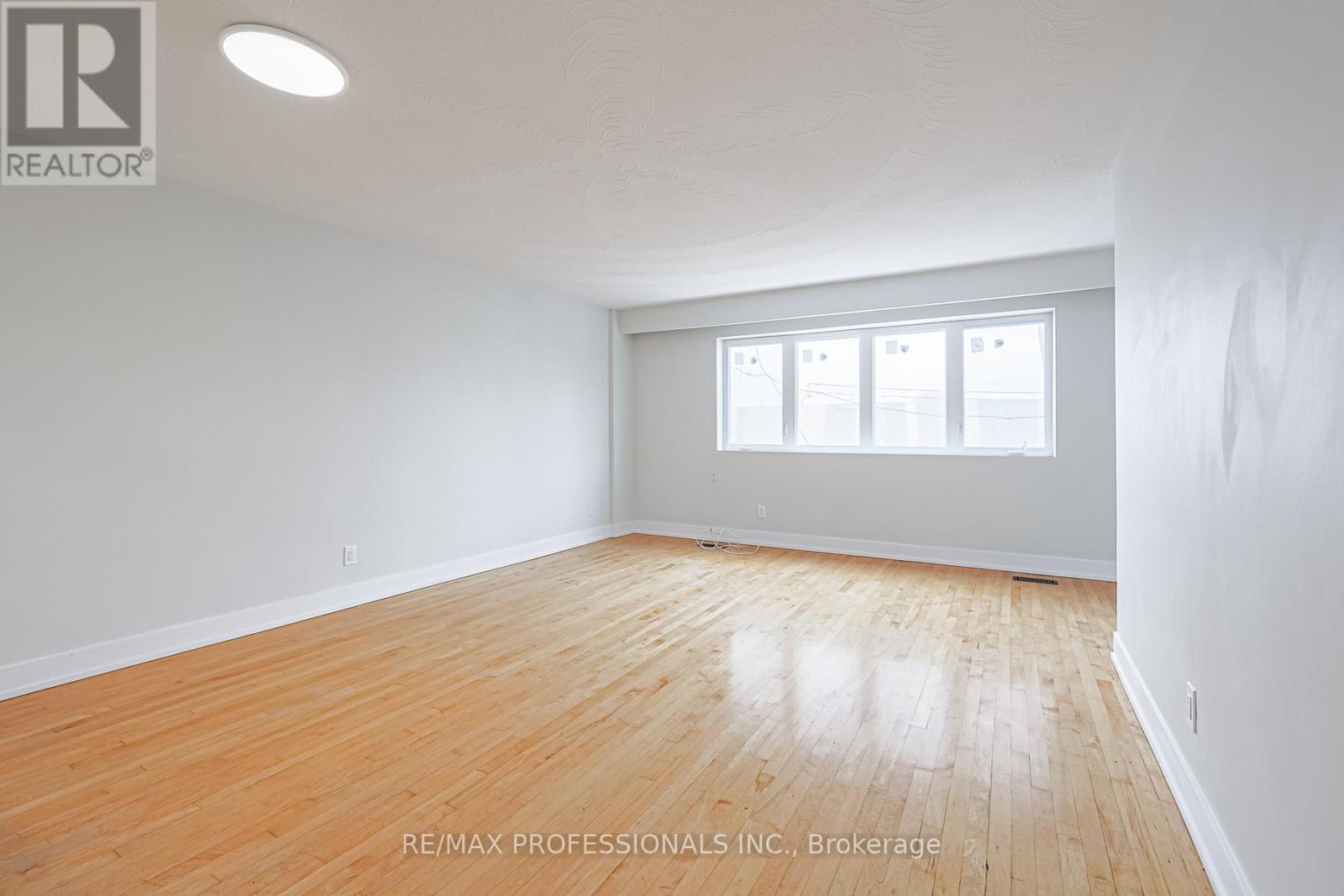 874 Brown's Line Property Photo 6