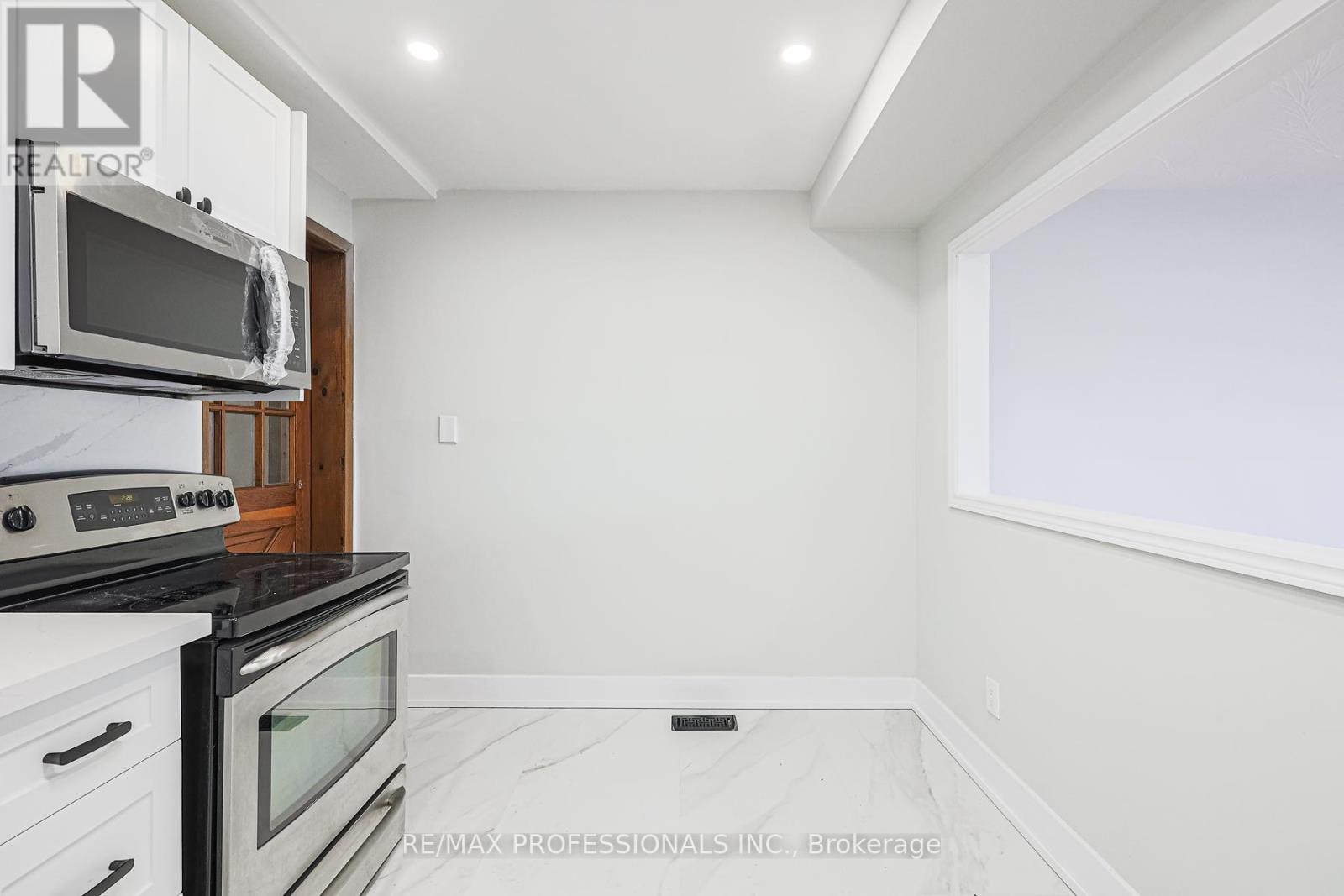 874 Brown's Line Property Photo 20