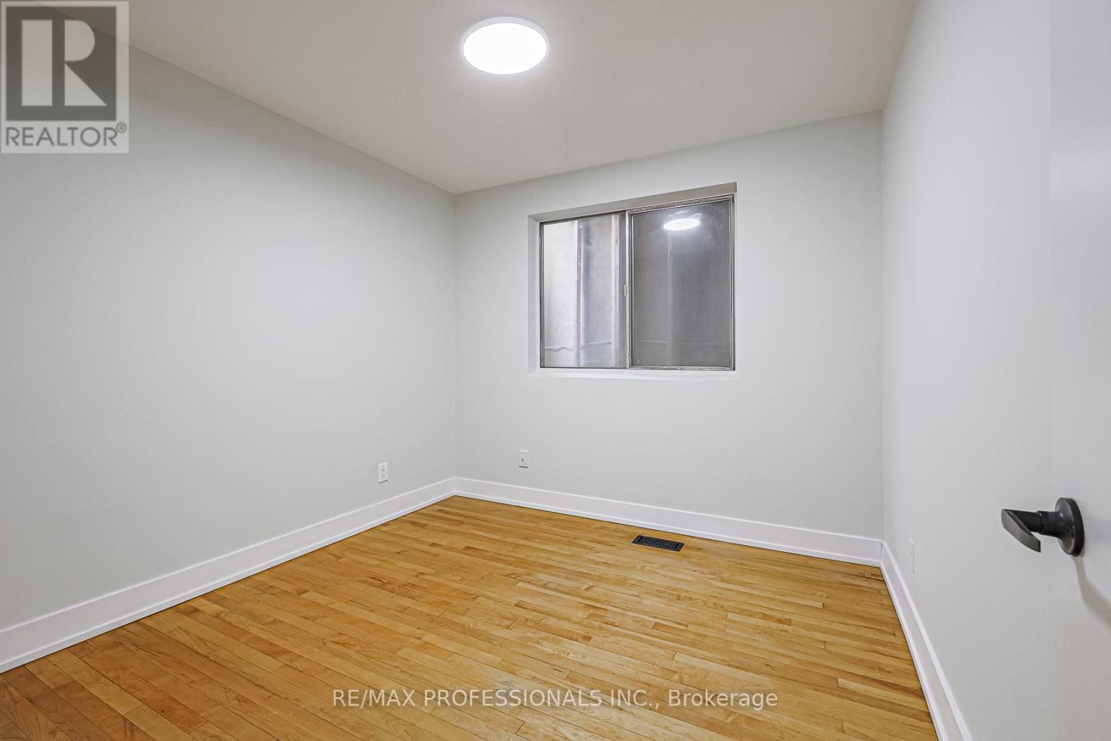 874 Brown's Line Property Photo 29