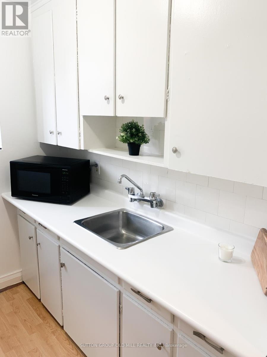 307 - 309 The Kingsway Property Photo 3