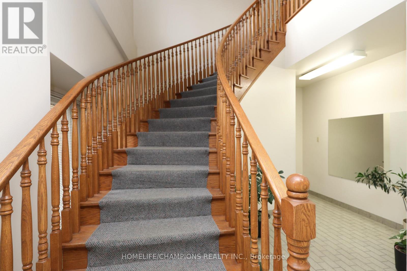 4315 Village Centre Court Property Photo 6