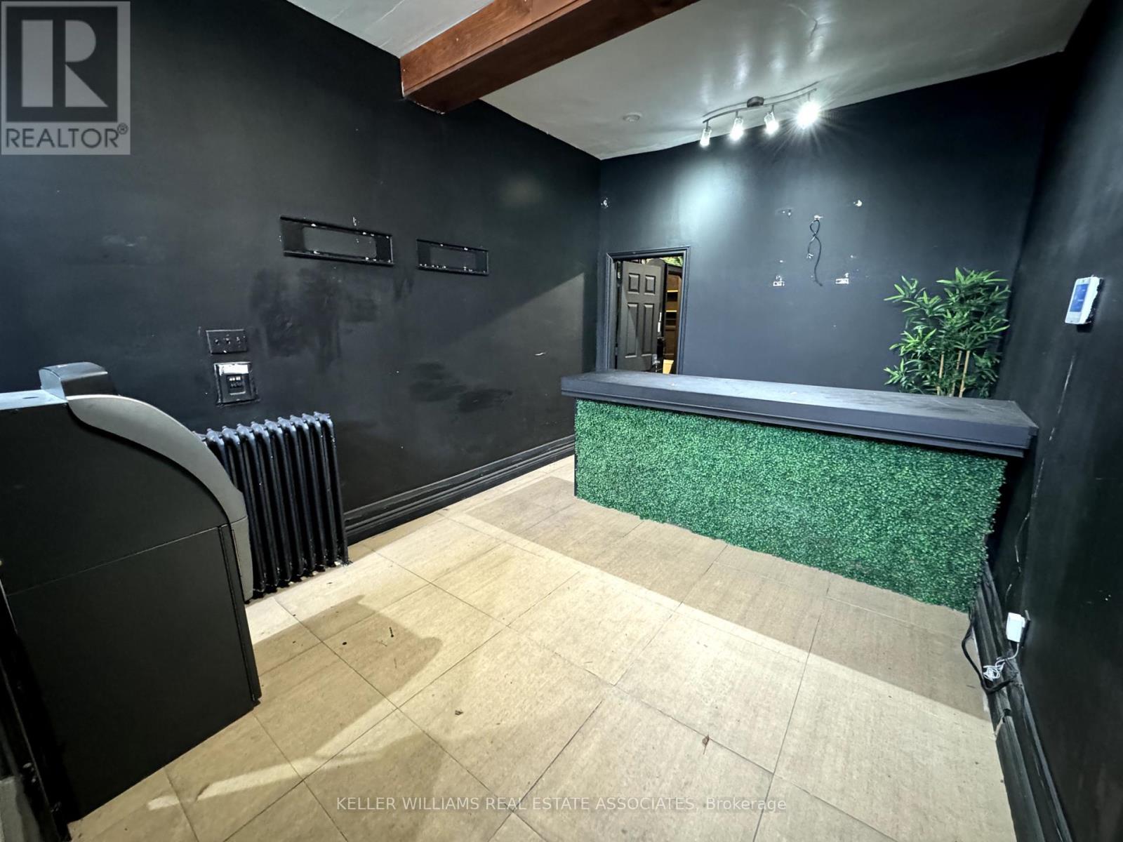 A - 1537 Queen Street W Property Photo 2
