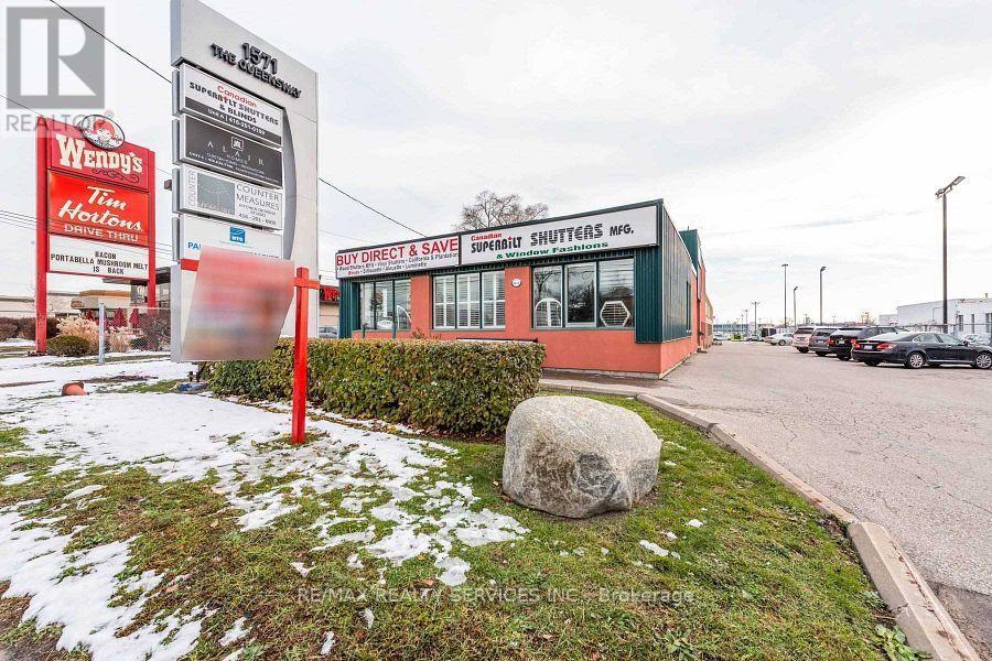 1571 The Queensway Property Photo 1