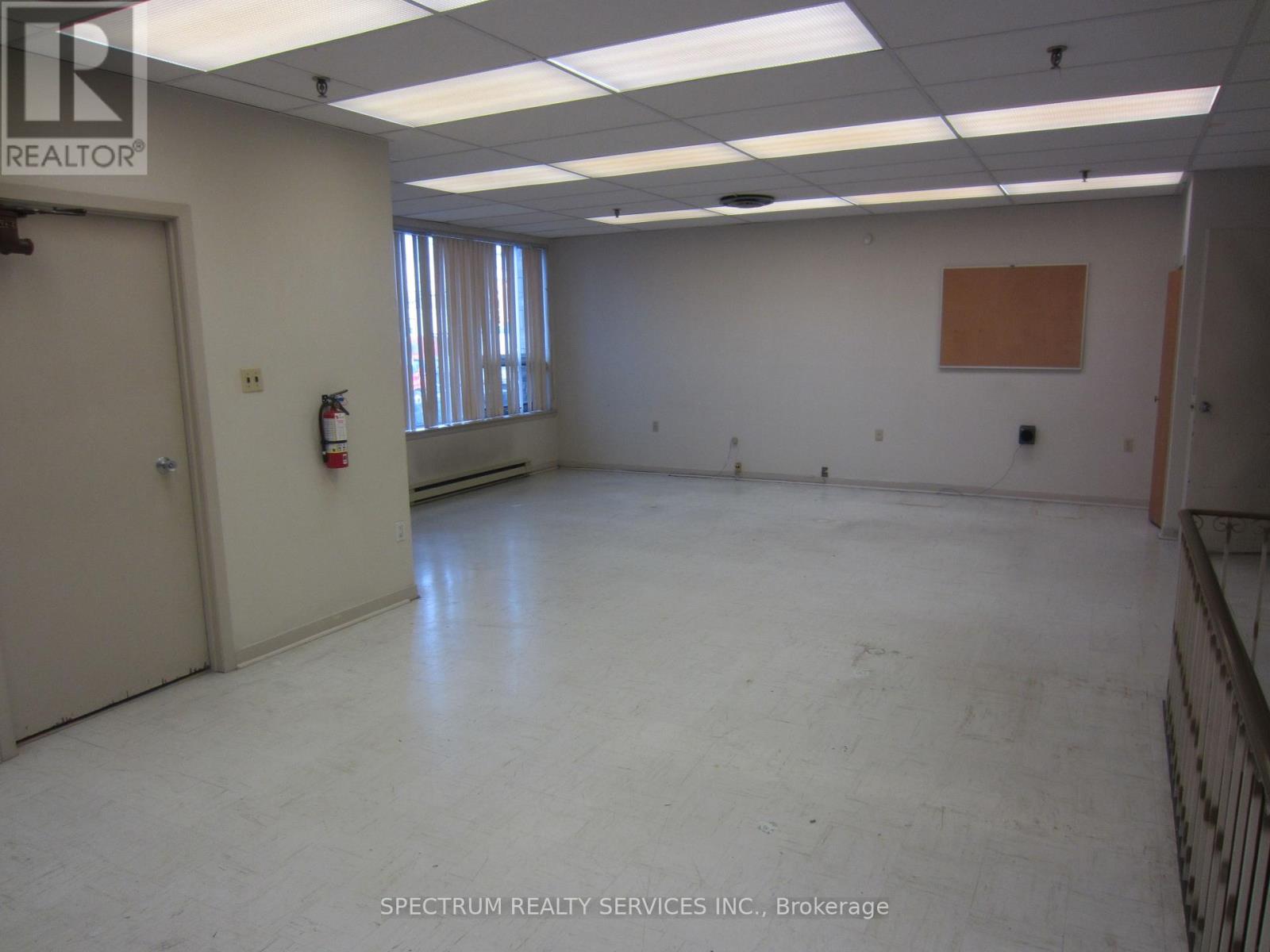 A - 76 Signet Drive Property Photo 8