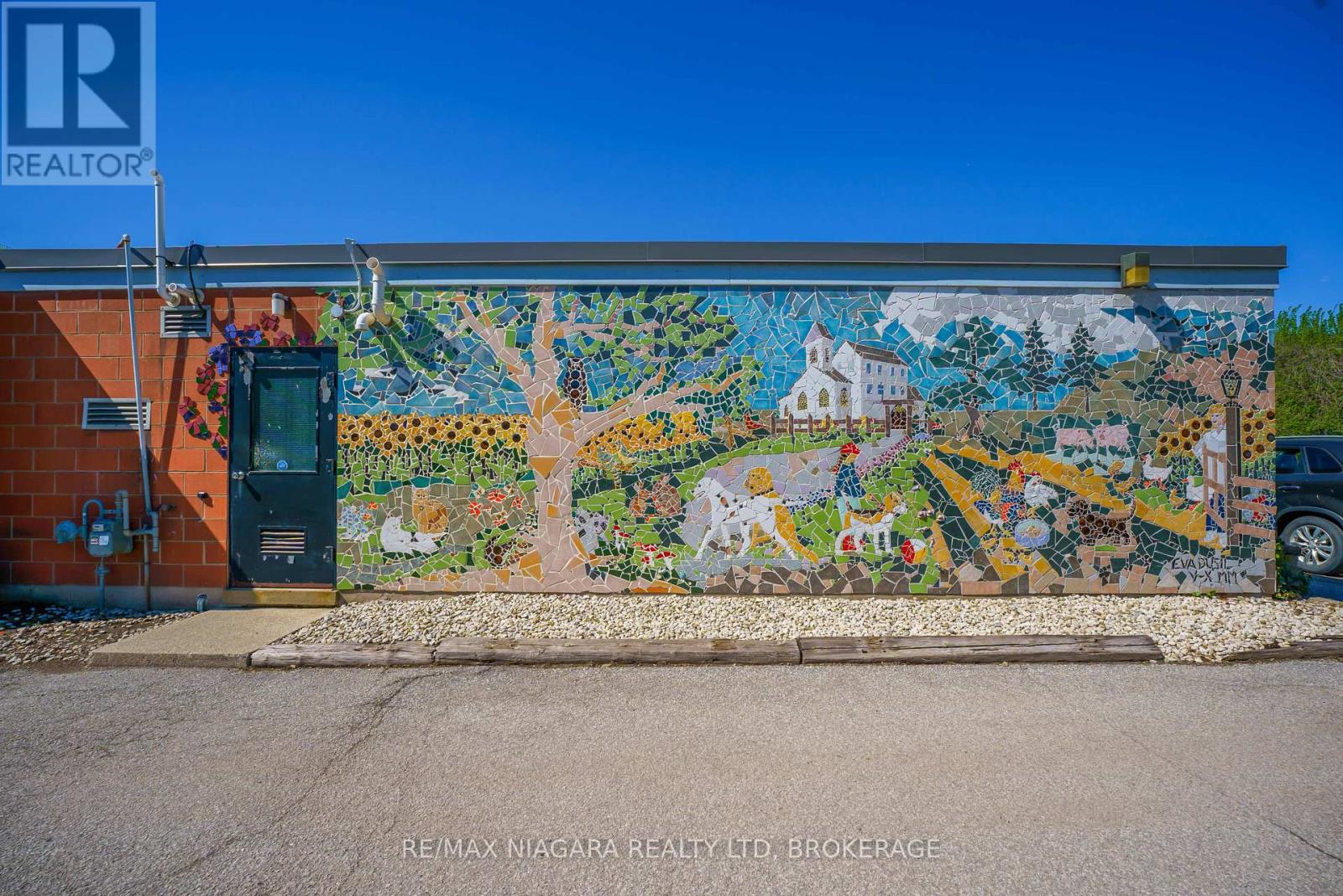 475 Enfield Road Property Photo 3
