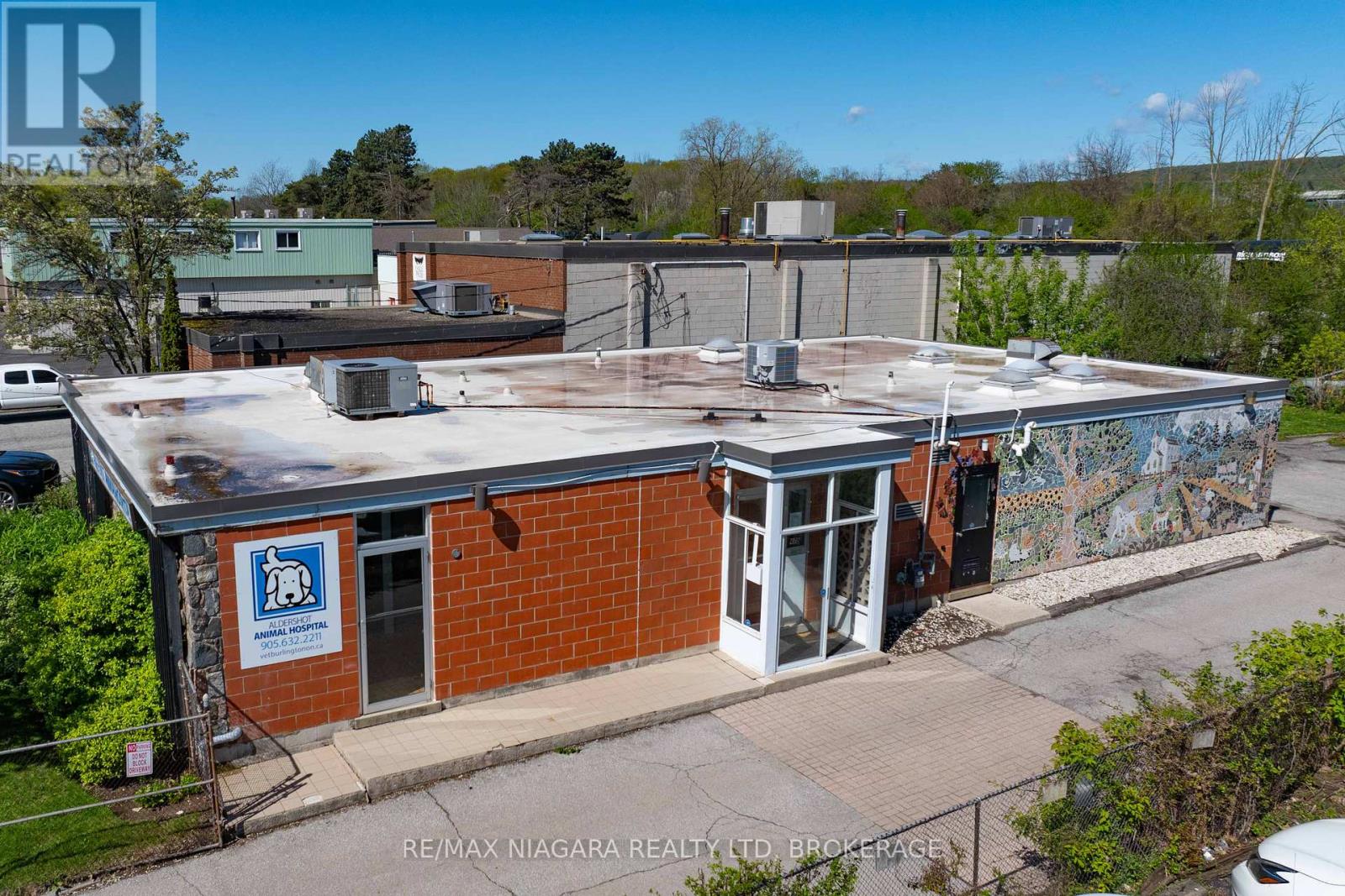 475 Enfield Road Property Photo 4