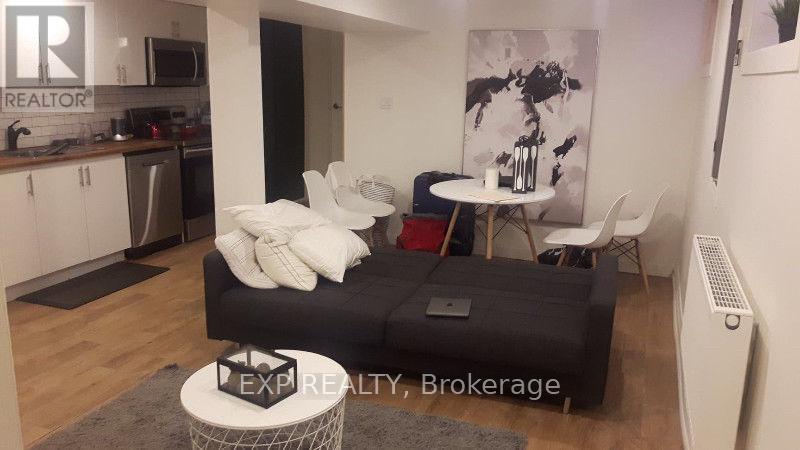 LOWER - 7 LANSDOWNE AVENUE Property Photo 1