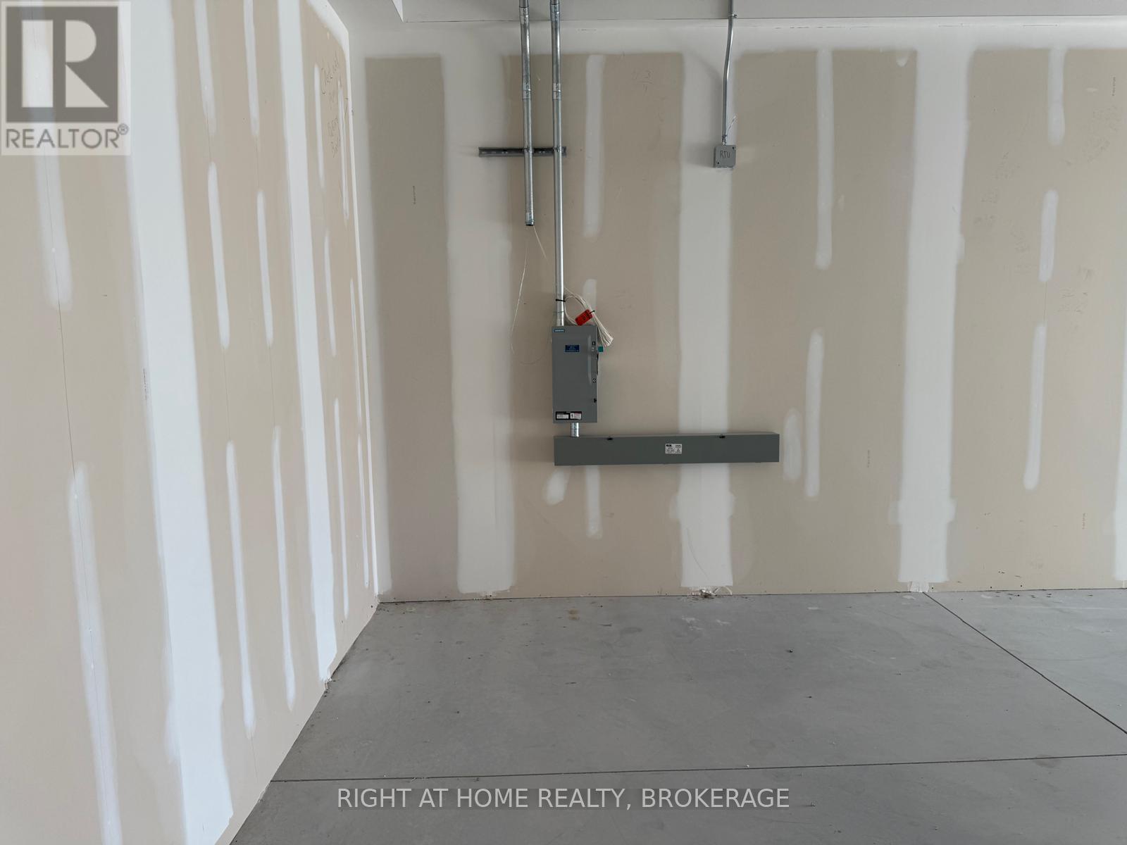 107 - 3475 Rebecca Street Property Photo 6