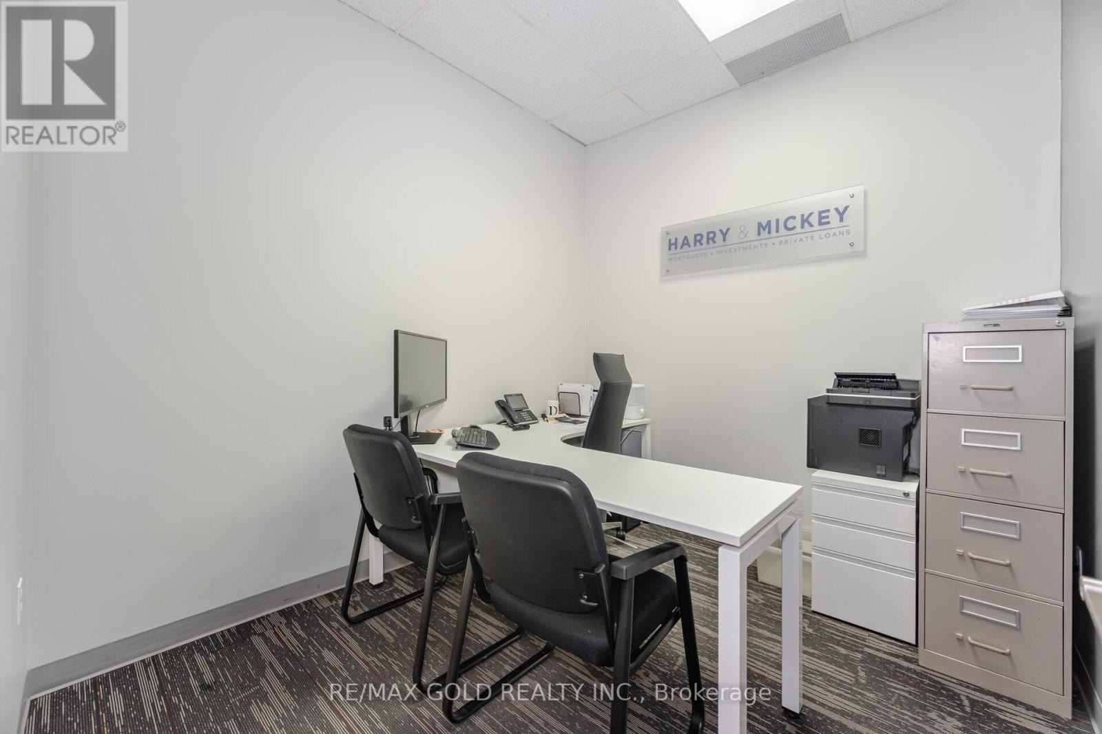 #26 - 2074 Steeles Avenue Property Photo 19